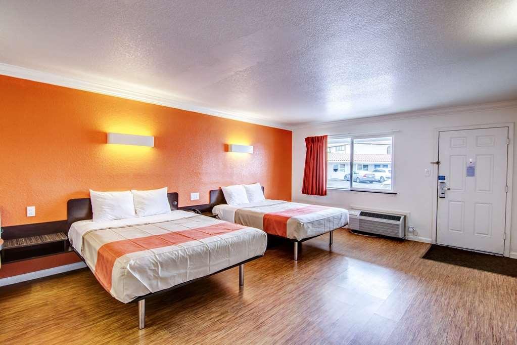 Motel 6 Manteca Oda fotoğraf