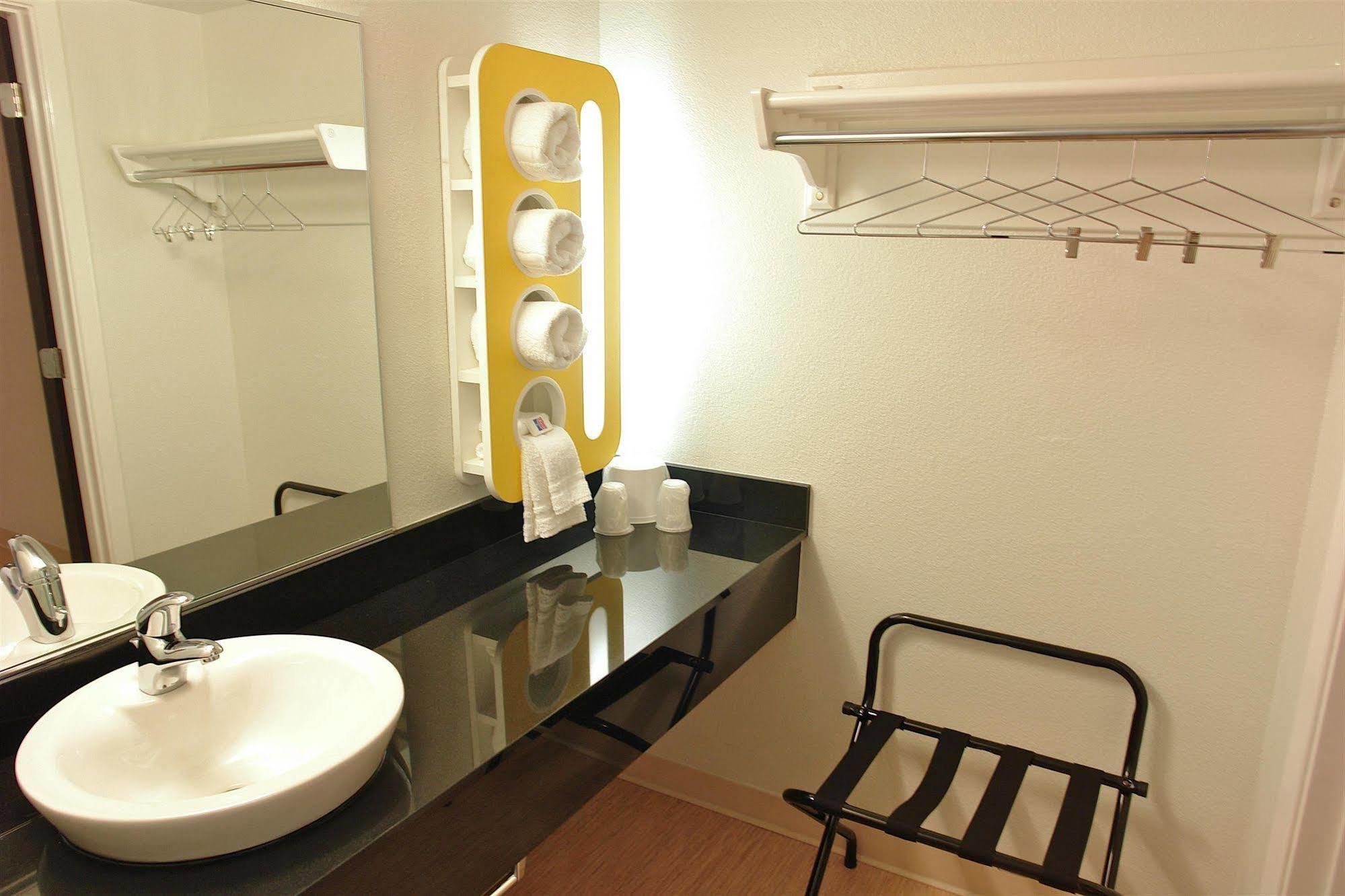 Motel 6 Manteca Dış mekan fotoğraf