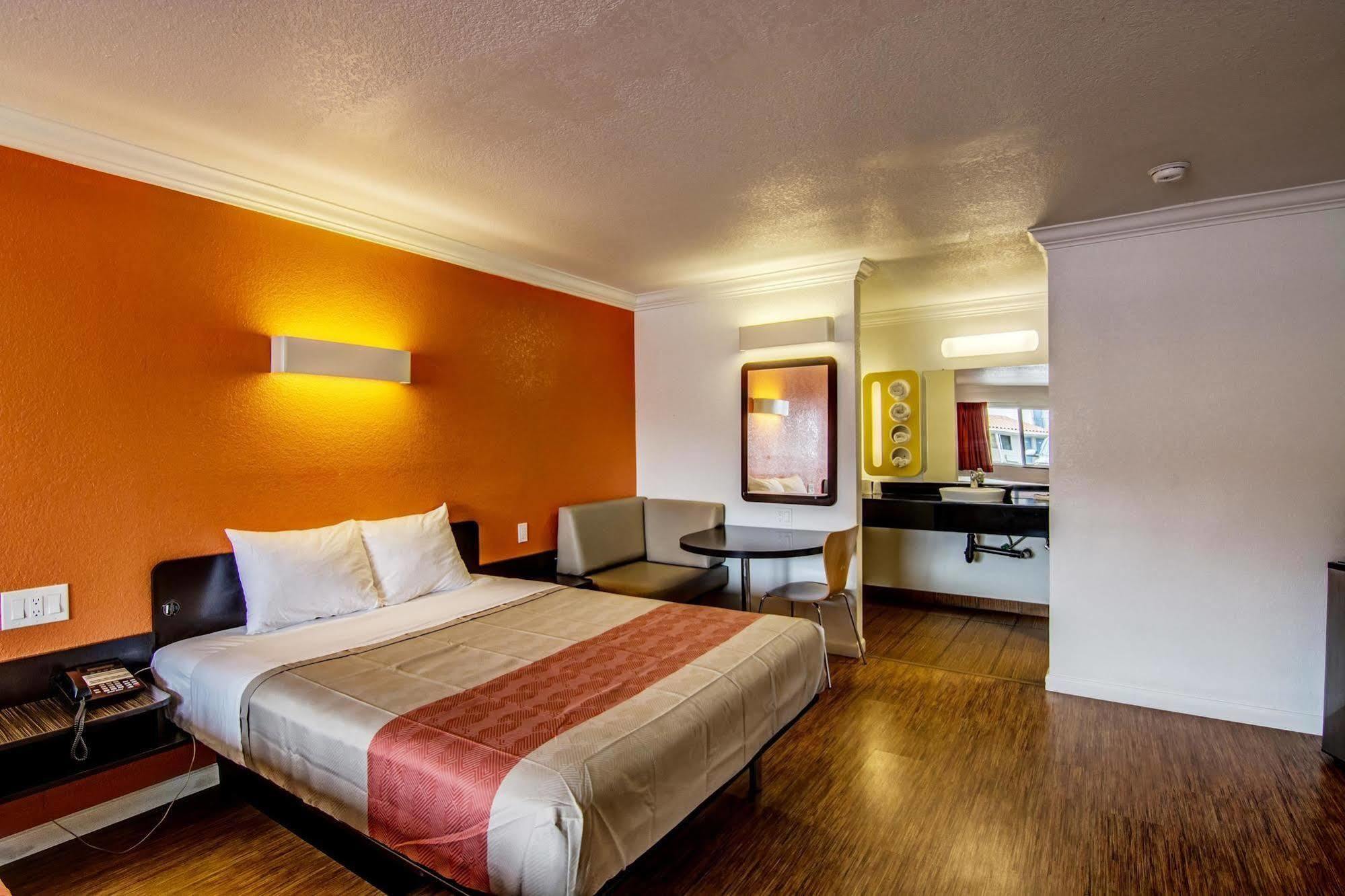 Motel 6 Manteca Dış mekan fotoğraf