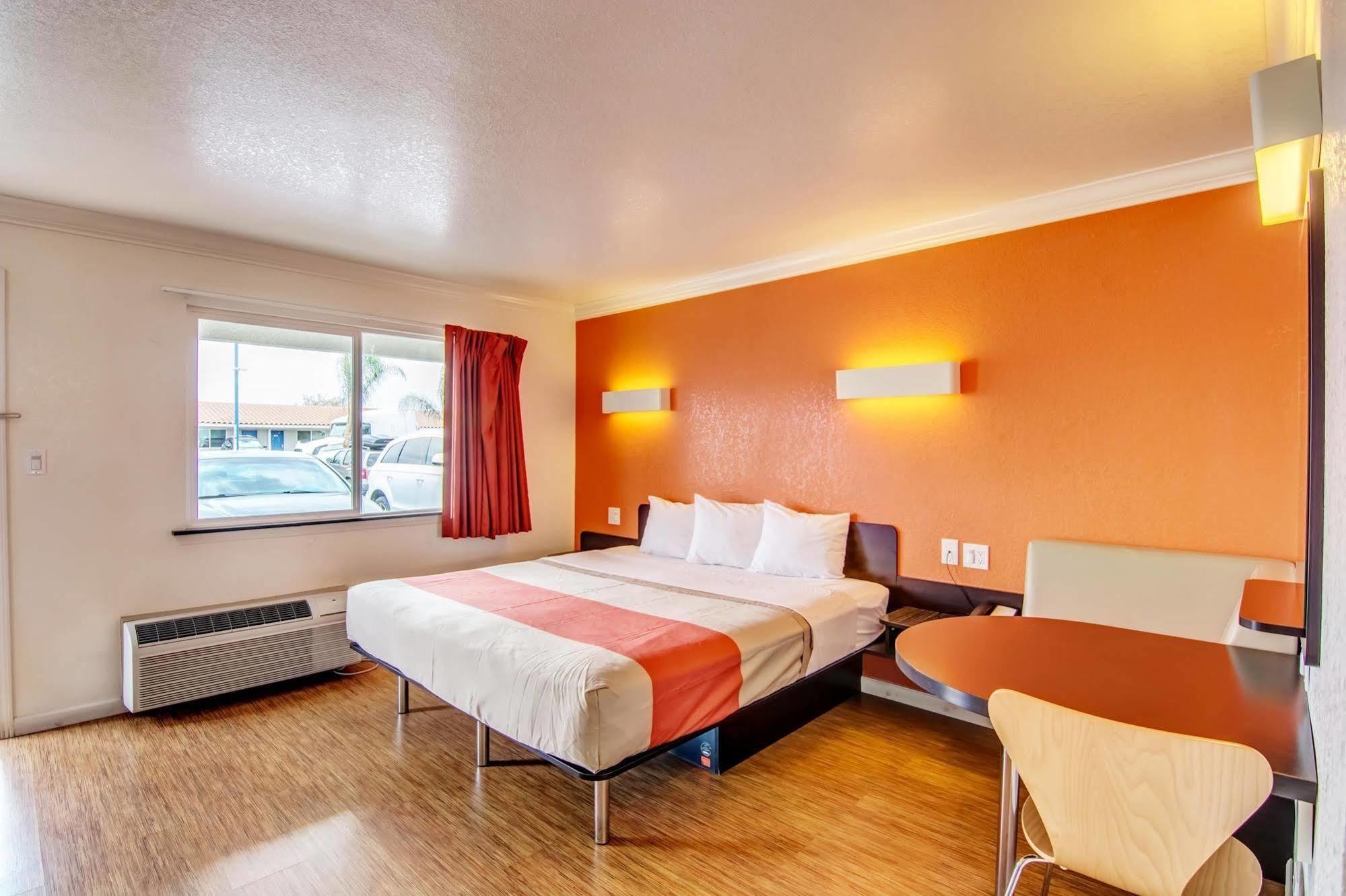 Motel 6 Manteca Dış mekan fotoğraf