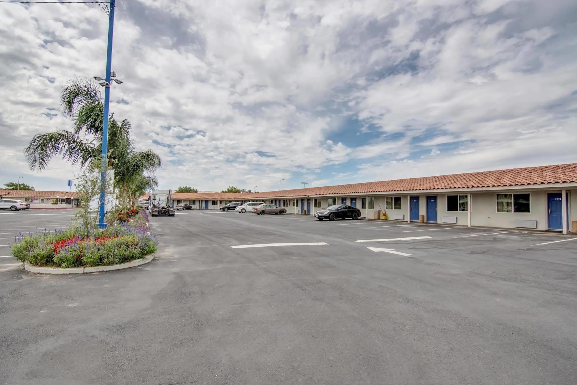 Motel 6 Manteca Dış mekan fotoğraf