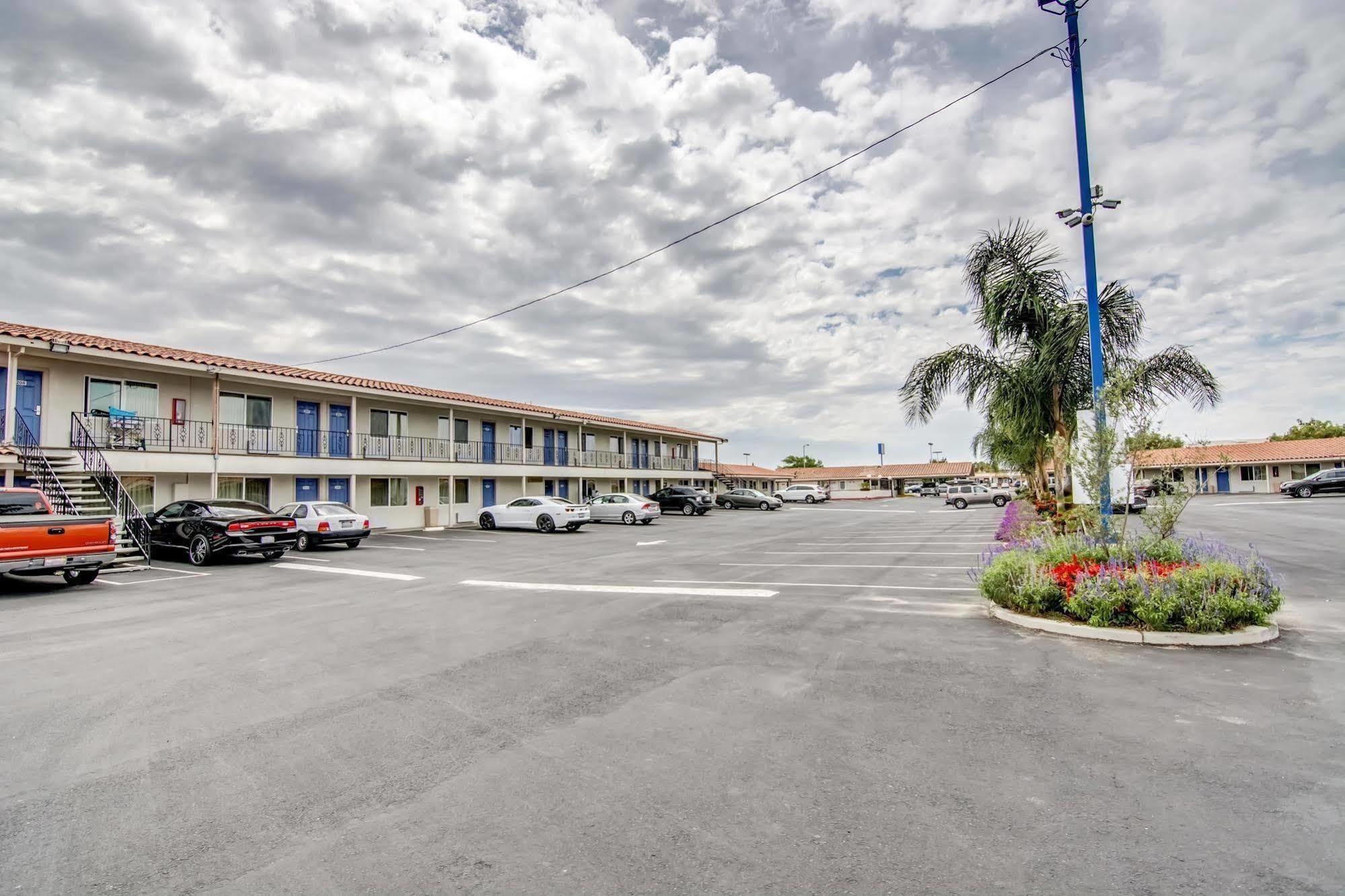 Motel 6 Manteca Dış mekan fotoğraf